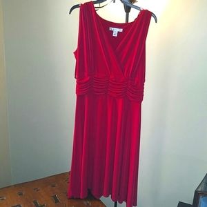 💃Euc Red Flattering spandex flowy dress!
